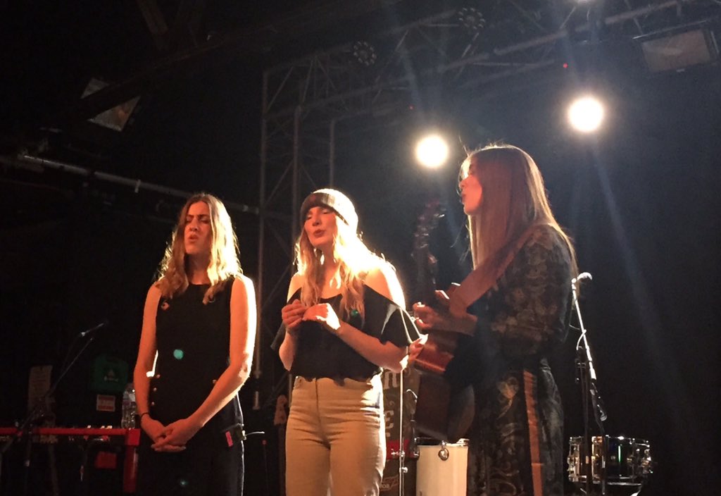 IanCaine3's tweet image. The fabulous @WildwoodKin sounding sweet @O2AcademyOxford last night as part of @WhisperingBob ‘s #UnderTheAppleTree tour