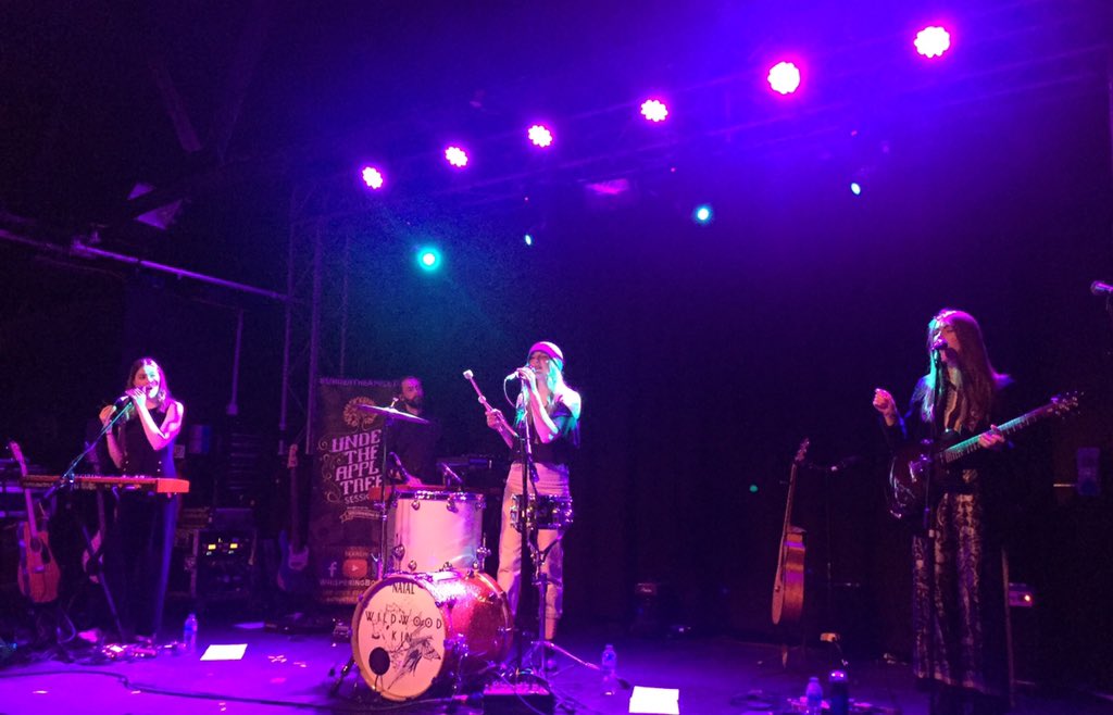 IanCaine3's tweet image. The fabulous @WildwoodKin sounding sweet @O2AcademyOxford last night as part of @WhisperingBob ‘s #UnderTheAppleTree tour