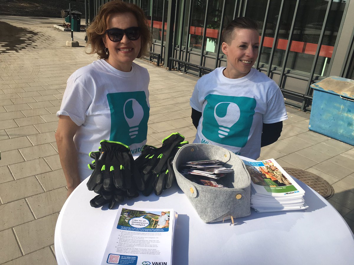 TRimfrost's tweet photo. Plants need water and so do we! At Nolia Gardening with the Yes You-Can, 5 ideals for a climate-friendly garden and flower seed-giveaways. #noliatradgard #wateraid #winnovators #vakin https://t.co/OC2ULd03TT