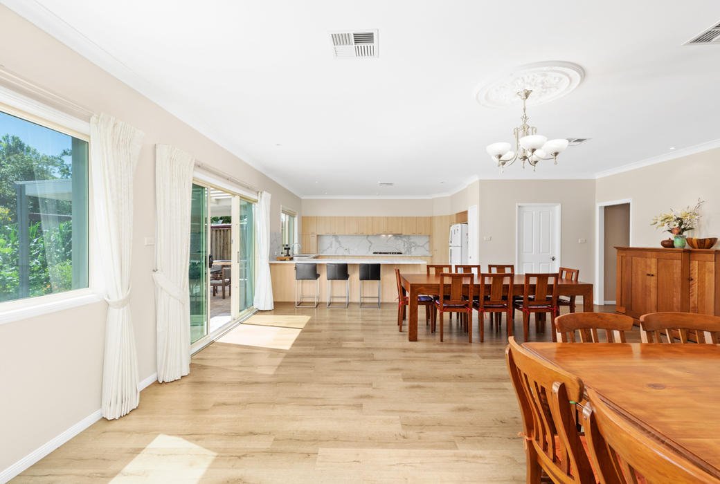 SheadProperty's tweet image. Family Home | Delight in space and comfort ✨

6 🛌 | 4 🛀 | 4 🚙

SALE - 36 Arthur Street, FORESTVILLE | sheads.com.au/1P14629

Contact agent:
Isabella Yan
📱0422 431 859
📞 (02) 8448 1206

 Tommy Liu
📱 0412 342 368
📞 (02) 8448 1218