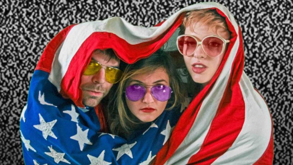 .<a href="/FeverBeam/">Fever Beam</a>'s frantic, chaotic introduction with debut single ¦ "Young Guns" ¦ soundsgoodblg.com/2019/04/26/fev…