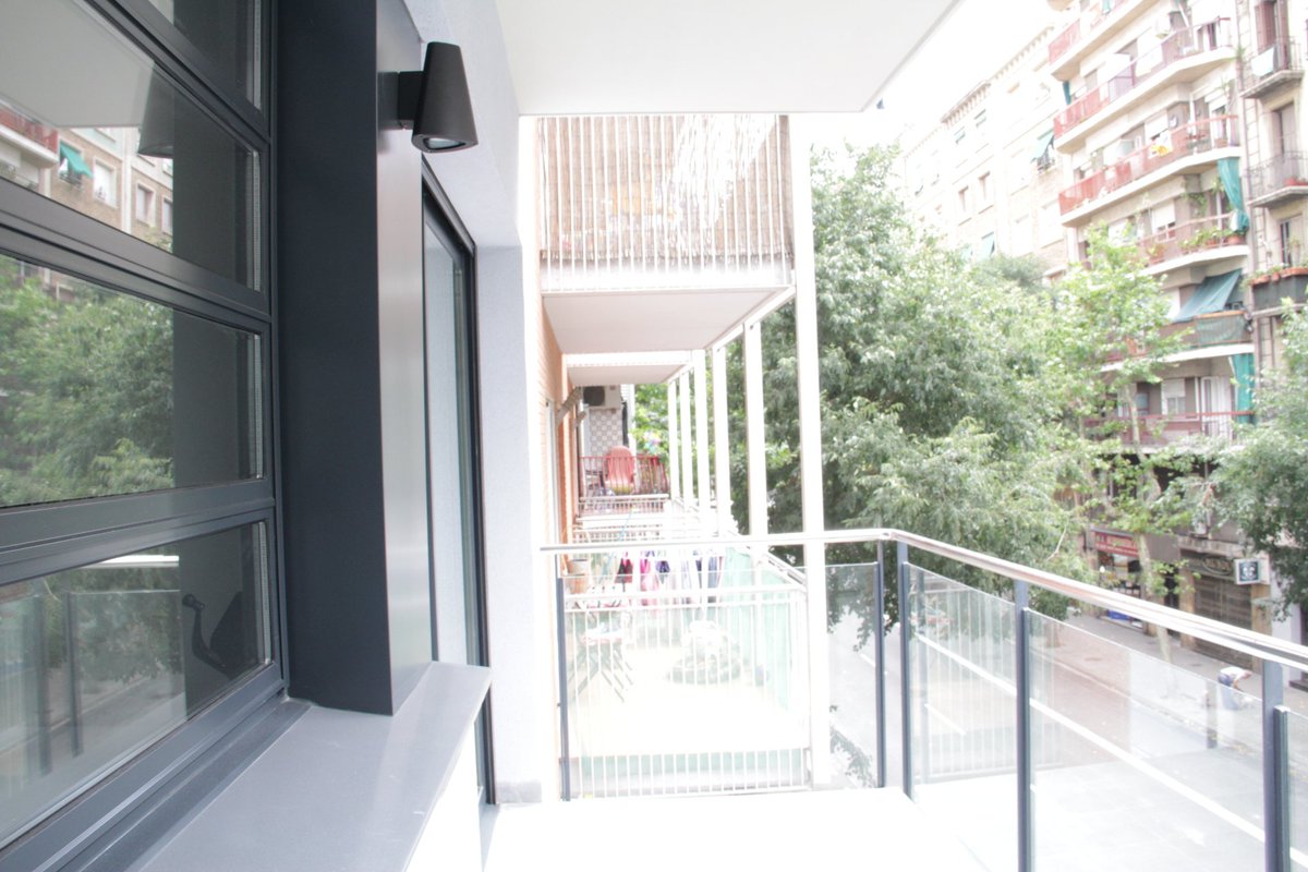 ventanasuin2's tweet image. Espacio de cocina optimizado, con luz y ventilación natural. Instalación realizada por Cristalerias Tordera