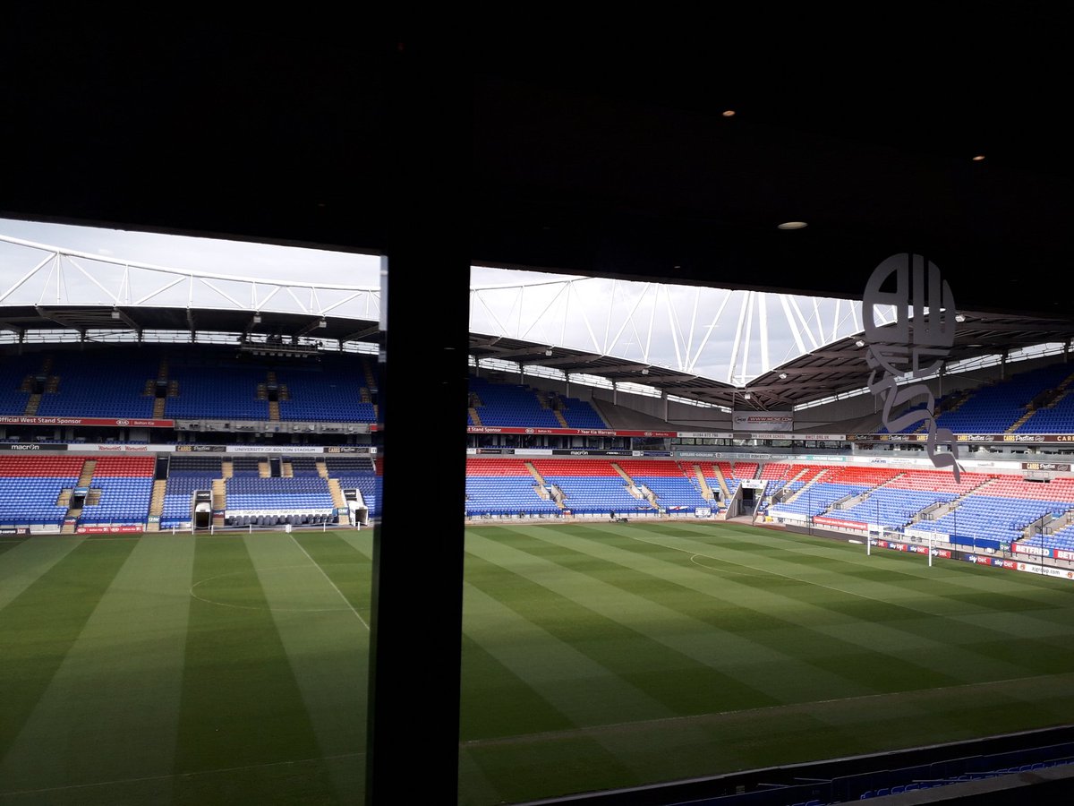 jessmcook's tweet photo. My office for the day @iSingPOP #macronstadium https://t.co/EkL1t7r0RJ