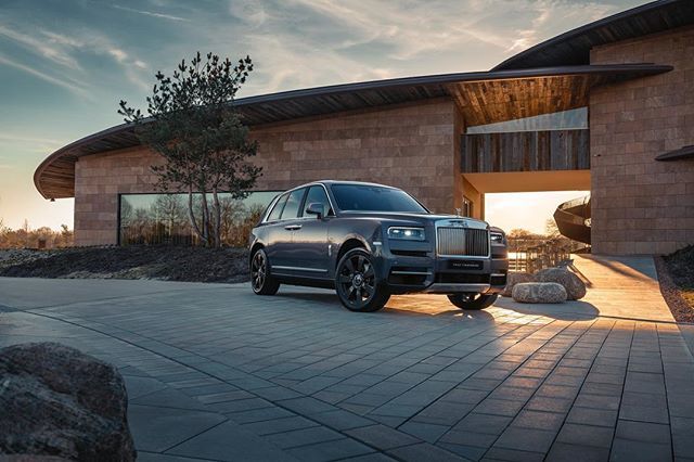 Rolls Royce Cullinan shot at @bernardusgolf for <a href="/thijstimmermans/">Thijs Timmermans</a>.
_
#rollsroyce #cullinan #luxurycars #rollsroycecullinan #rolls #spiritofrollsroyce bit.ly/2VvIF6M