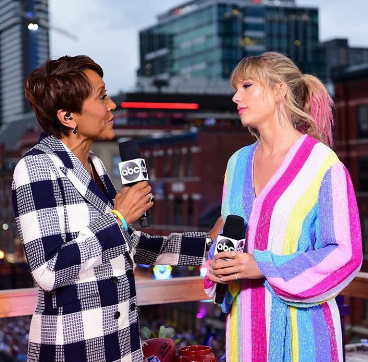 Alltooswift132's tweet image. #TaylorSwiftTONIGHT #MeOutNow #TaylorSwiftApril26 # #TS7IsComing 
@taylornation13 @taylorswift13