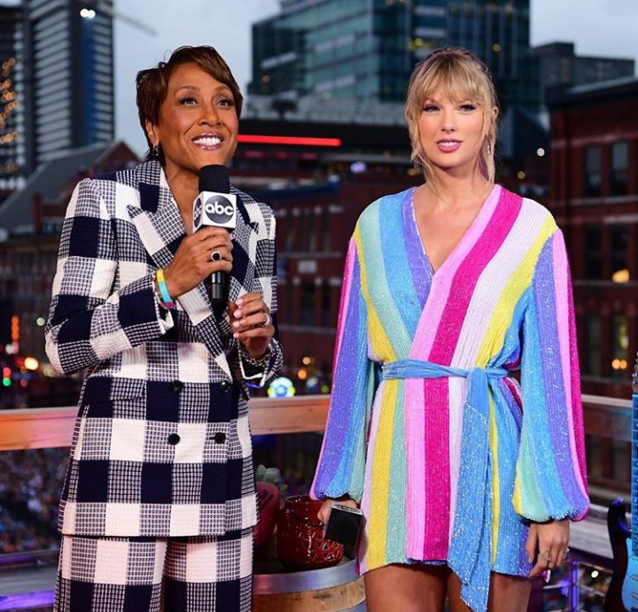 Alltooswift132's tweet image. #TaylorSwiftTONIGHT #MeOutNow #TaylorSwiftApril26 # #TS7IsComing 
@taylornation13 @taylorswift13