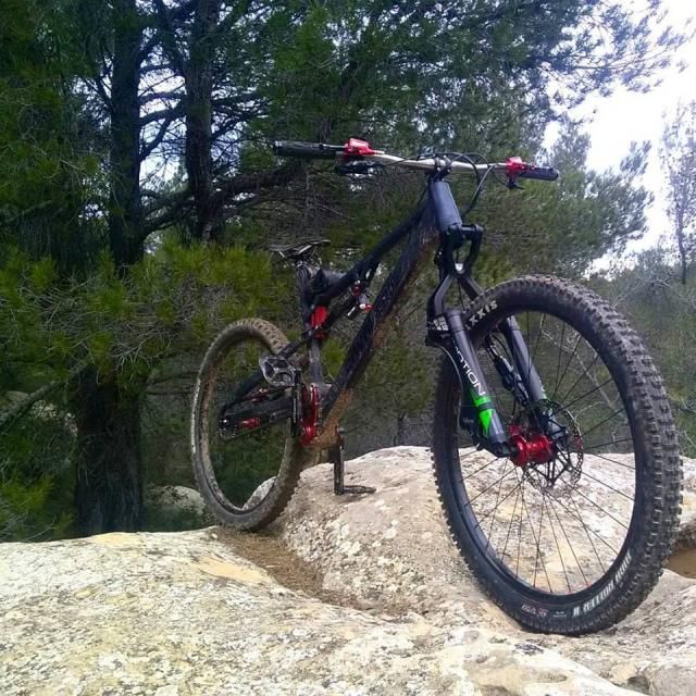 MotionRideFr's tweet image. “Une fourche confortable qui permet de passer plus serein, plus fort, tout en restant plus "safe" et avec un grip à l'avant au dessus du lot.” buff.ly/2vh3W5w &amp;gt; merci pour ce top témoignage d'un MOTION Rider!