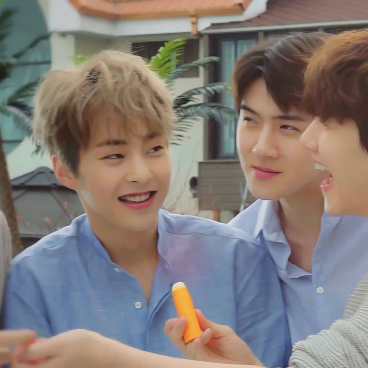 miki1207_'s tweet photo. เอ็นดูอ่ะ เซฮุนยิ้มให้พี่หมินน่ารักเชียว55555555555555 https://t.co/ltqB9foCpx