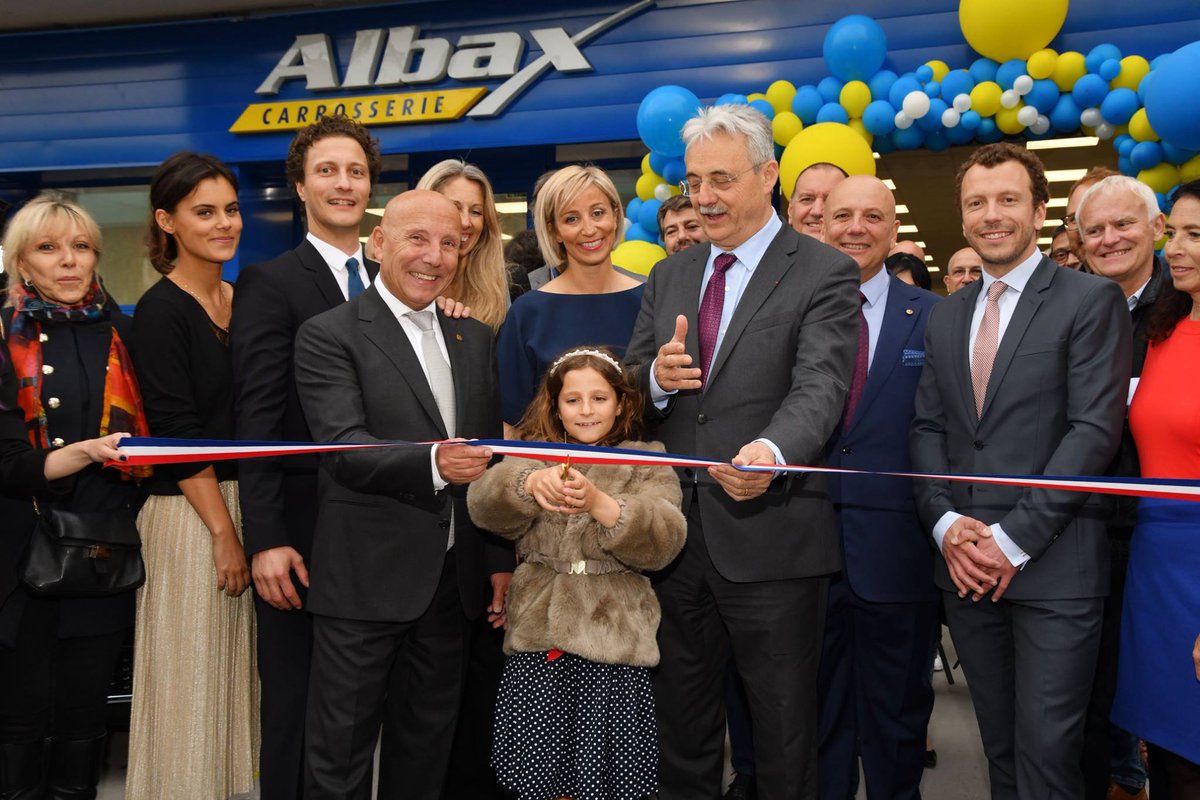 MouvementCom's tweet photo. Hier soir, Nous avons organisé l’inauguration du centre nouvelle génération, du Groupe Albax à Cagnes en présence de Monsieur Louis Nègre, Maire de la ville !
Un réel succès pour cette inauguration avec plus de 250 personnes ! 🍾😁🎉
#Inauguration #Albax #CarrosserieLecoq #event https://t.co/Uk3P52kjlG