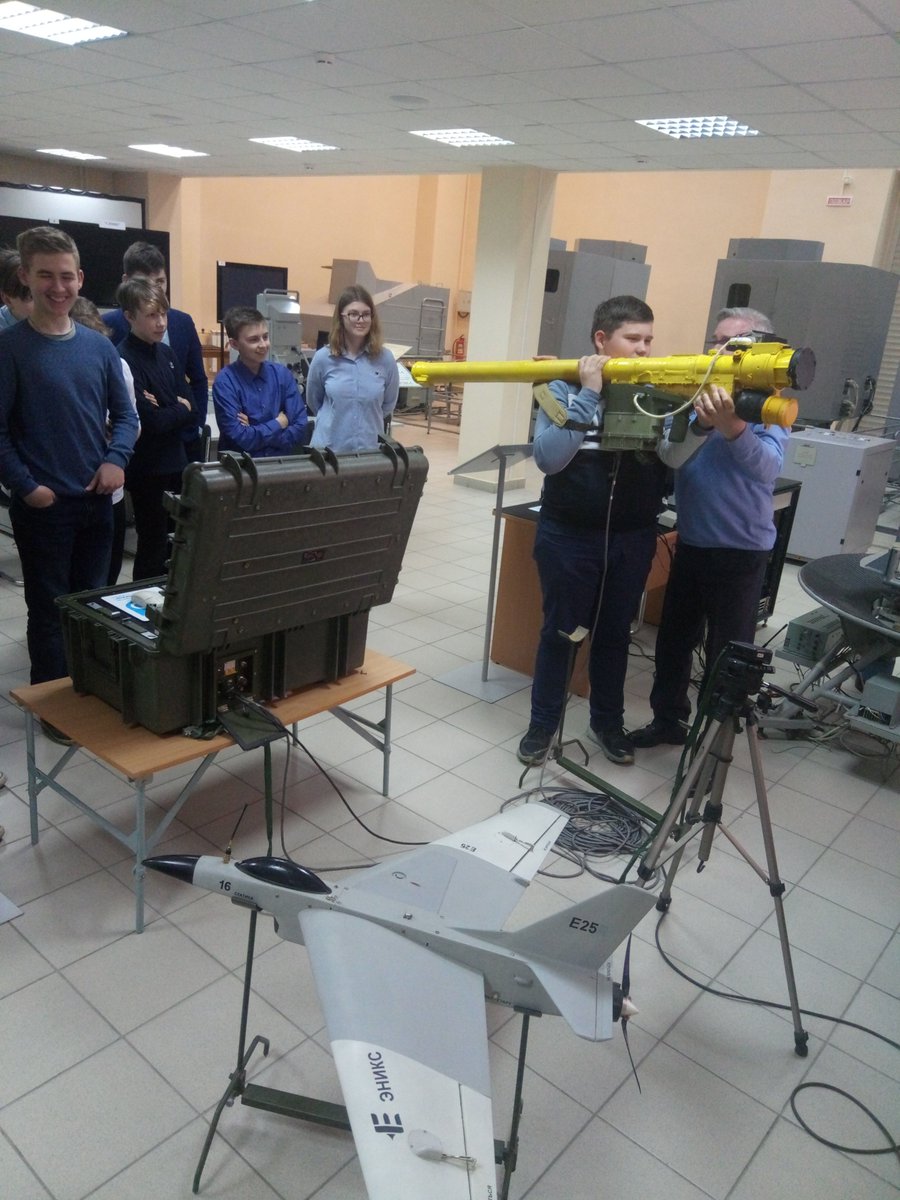 onf71's tweet photo. Активисты ОНФ организовали для школьников экскурсию на одно из оборонных предприятий региона - 《Тулаточмаш》. Завод закрытый, секретный, так просто на него не попасть, что еще больше добавило интереса встрече. https://t.co/1oi0NSjS9O