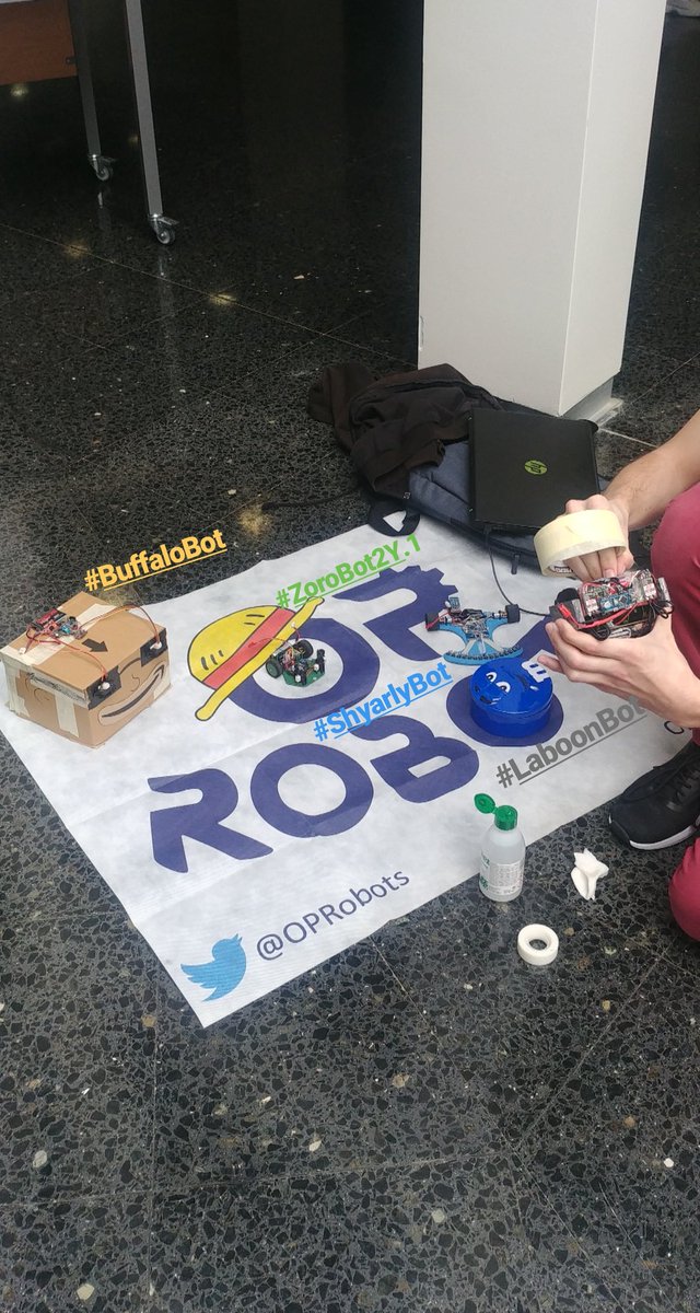 OPRobots's tweet photo. Ya estamos a tope preparando a #LaboonBot, #ZoroBot2Y.1, #ShyarlyBot y a #BuffaloBot para las competis de @eeirobots https://t.co/6WTcpZLSfS