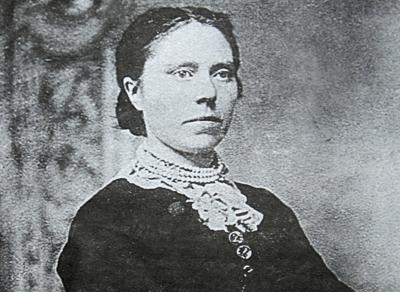 TrueCrimeFix's tweet photo. #FREAKYFRIDAY It’s also possible that she murdered the rest of her children and both of her husbands. Gunness was declared dead on 28 April, 1908. She was never apprehended or charged with the murders and her true fate remains a unknown. #truecrime #bellegunness #murder #weird https://t.co/ckmOiZoVZ3