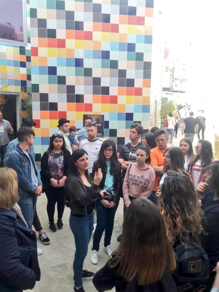 opinnoitaly's tweet photo. Un venerdì pieno di #innovazione e #creatività per i nostri ragazzi che, con il progetto #Upshift #Naro, oggi sono alla @FarmFavara per vivere insieme l'#OPPFestival! Iniziamo con un tour tra i cortili.
#Formazione @jaItalia @UNICEF @UNICEF_Italia https://t.co/pvHYND9gVB
