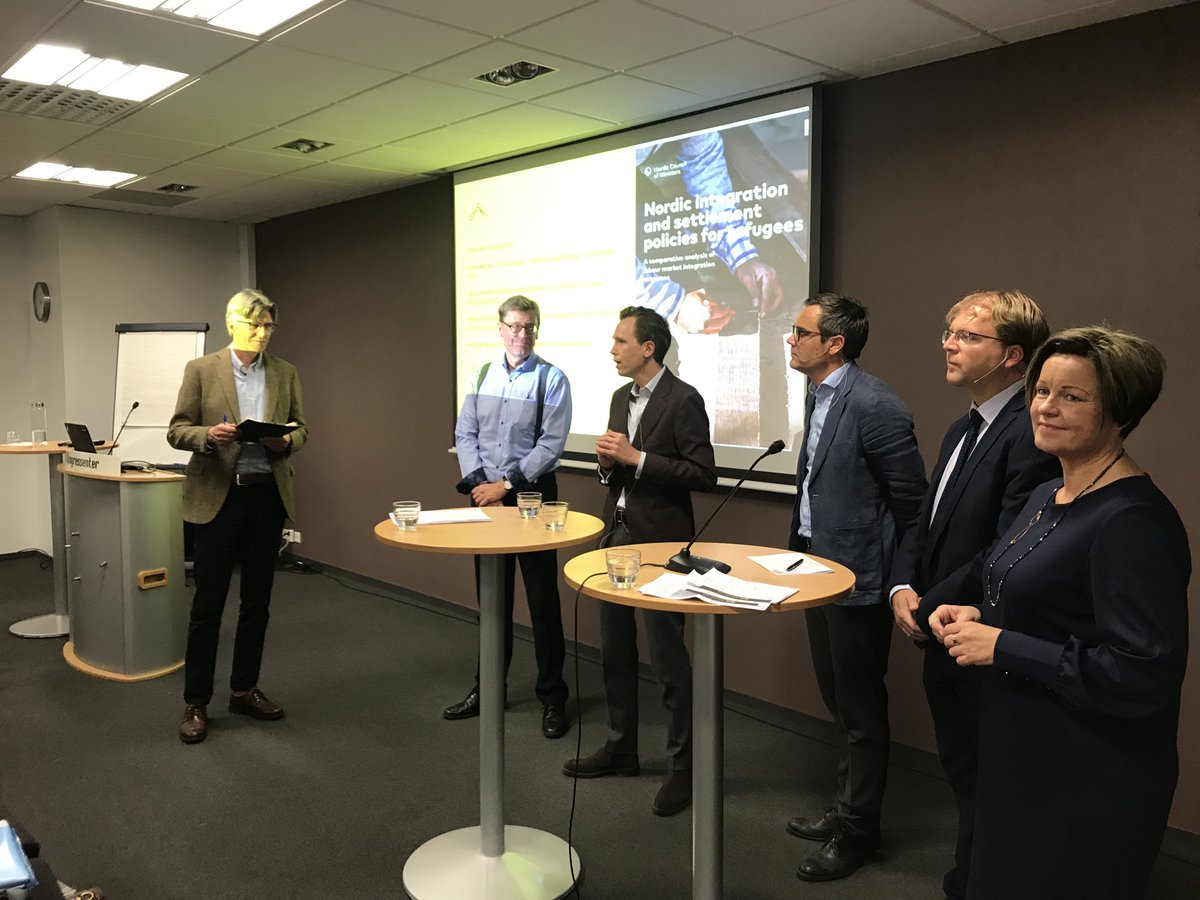 nordensk's tweet photo. Forskere har fulgt 200.000 flygtninge integrering på arbejdsmarkedet i Danmark, Sverige og Norge over 10 år. På seminar i Oslo offentliggøres tallenene, der stiller skarpt på, hvordan landene klarer sig. Læs rapporten: https://t.co/Y4DclLJ2ba #nrpol #integration #integrasjon https://t.co/1Agtjb7oSN