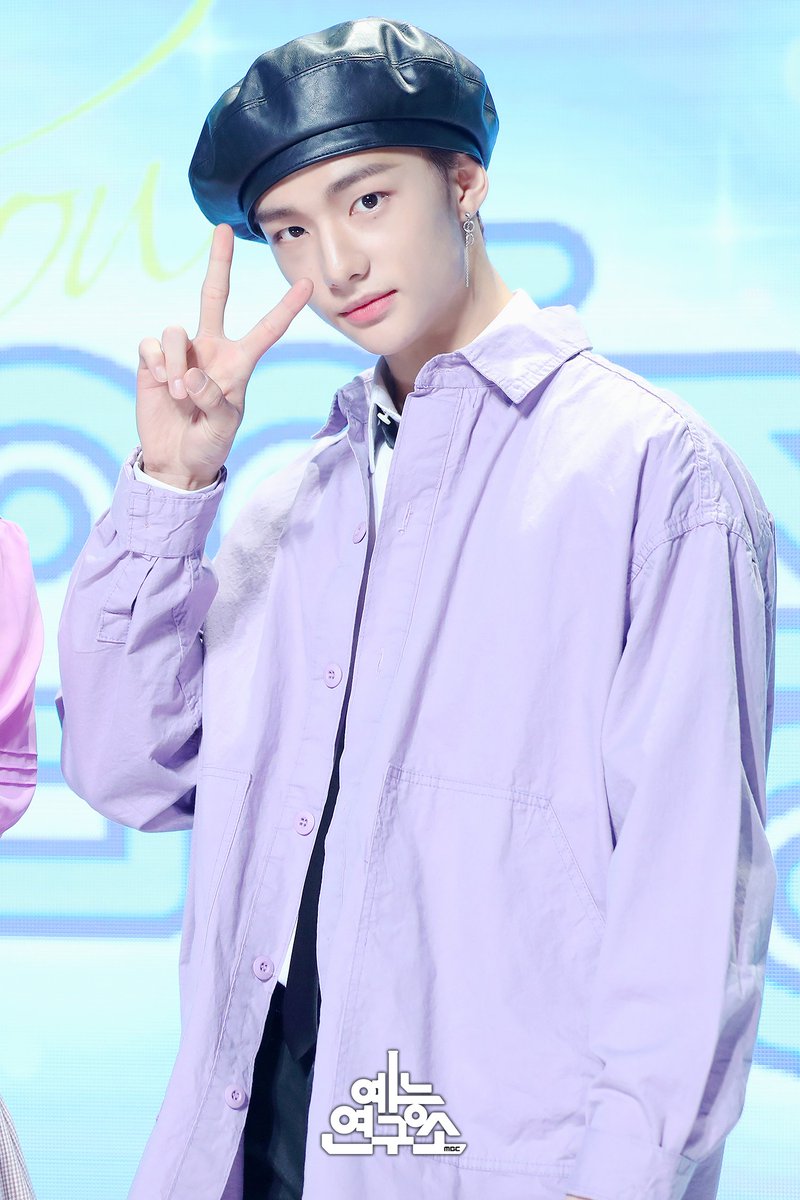 MBC_entertain's tweet image. 세상 그 어디에도 없는 MC 뀨리 황블리 러블리💜
이번 주 #쇼음악중심 도 토요일 오후 3시 35분에 본방사수!📺
📷 ☞ naver.me/xjf0Bny8
190420 #쇼음악중심 #음중 #미나 #현진 @gu9udan @Stray_Kids