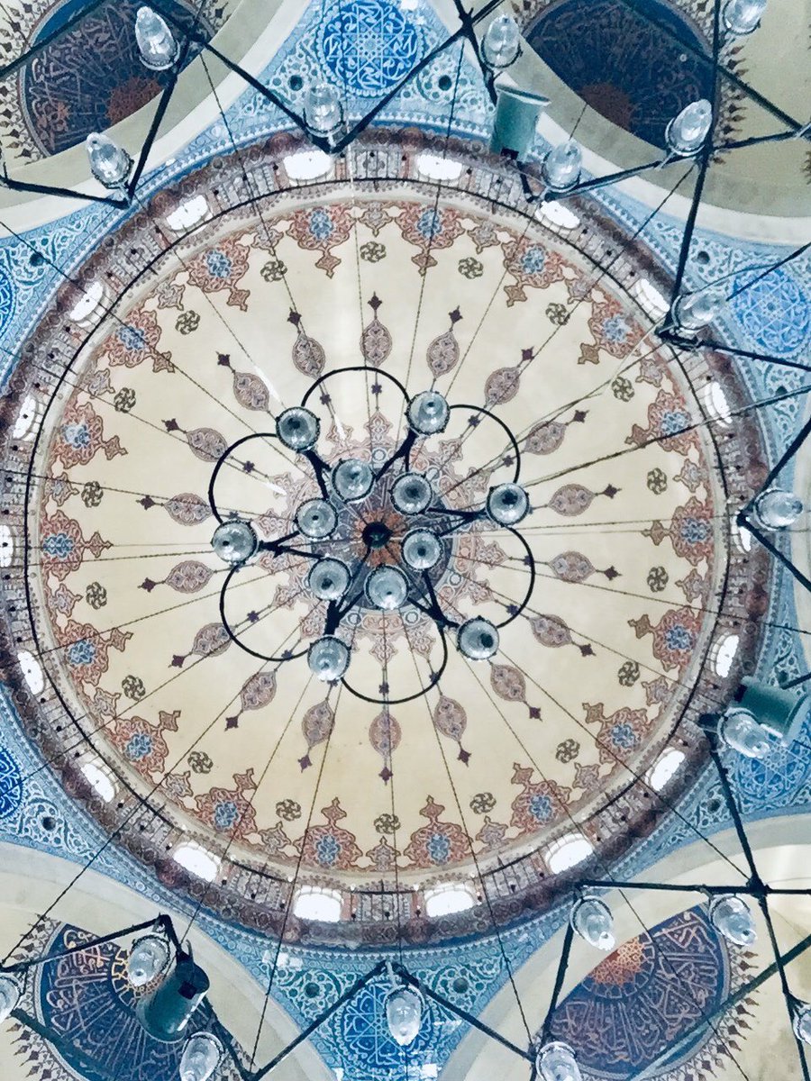 Turkey_Pics's tweet photo. Sokullu Mehmed Pasha Mosque is a Ottoman mosque in the Fatih district, Istanbul, Turkey. It was designed by the imperial architect Mimar Sinan and completed in 1571/2. The mosque is noted for the fine quality of the Iznik tiles that decorate the interior walls 📷 @celalettingunes https://t.co/V1kXi9VRz7