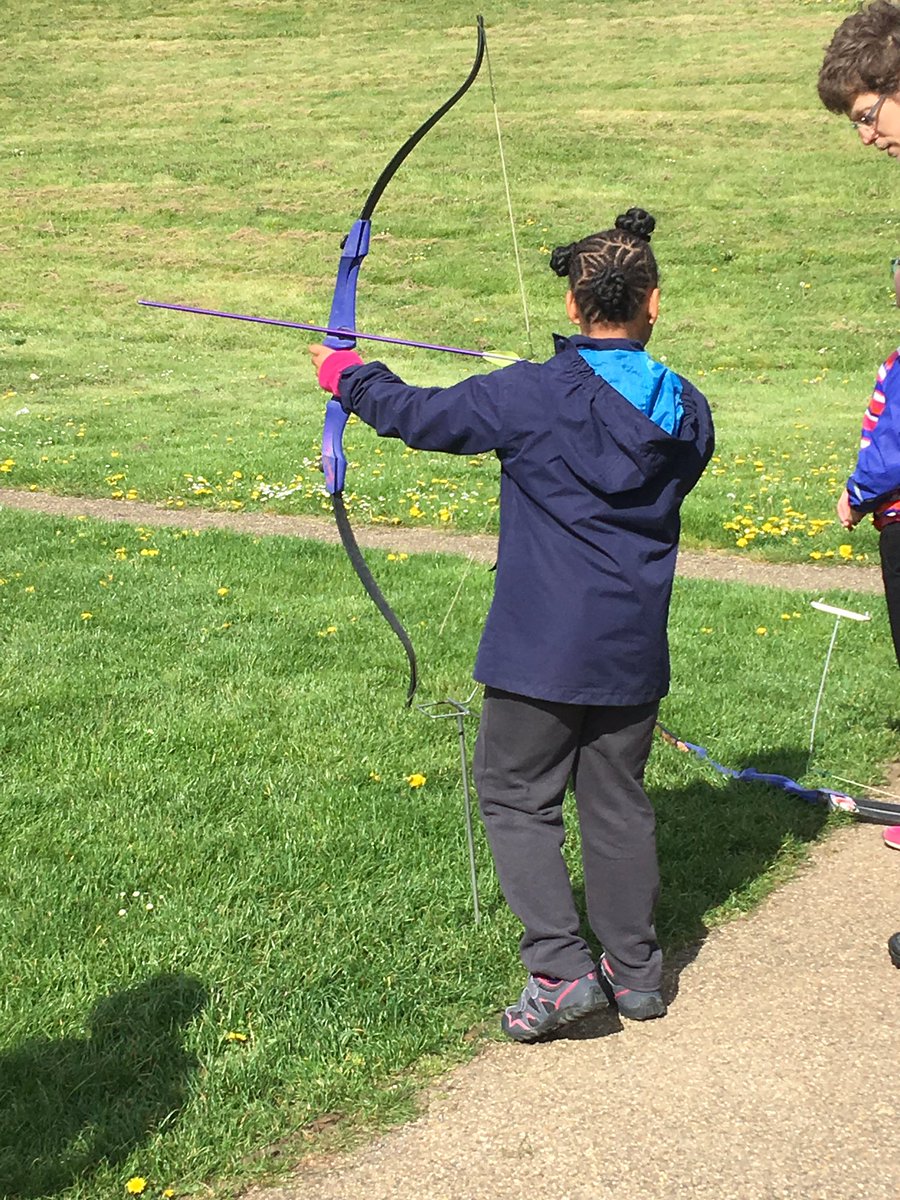 UptonClass4b18's tweet photo. This morning we are doing some archery https://t.co/ZeDTFQ3El9