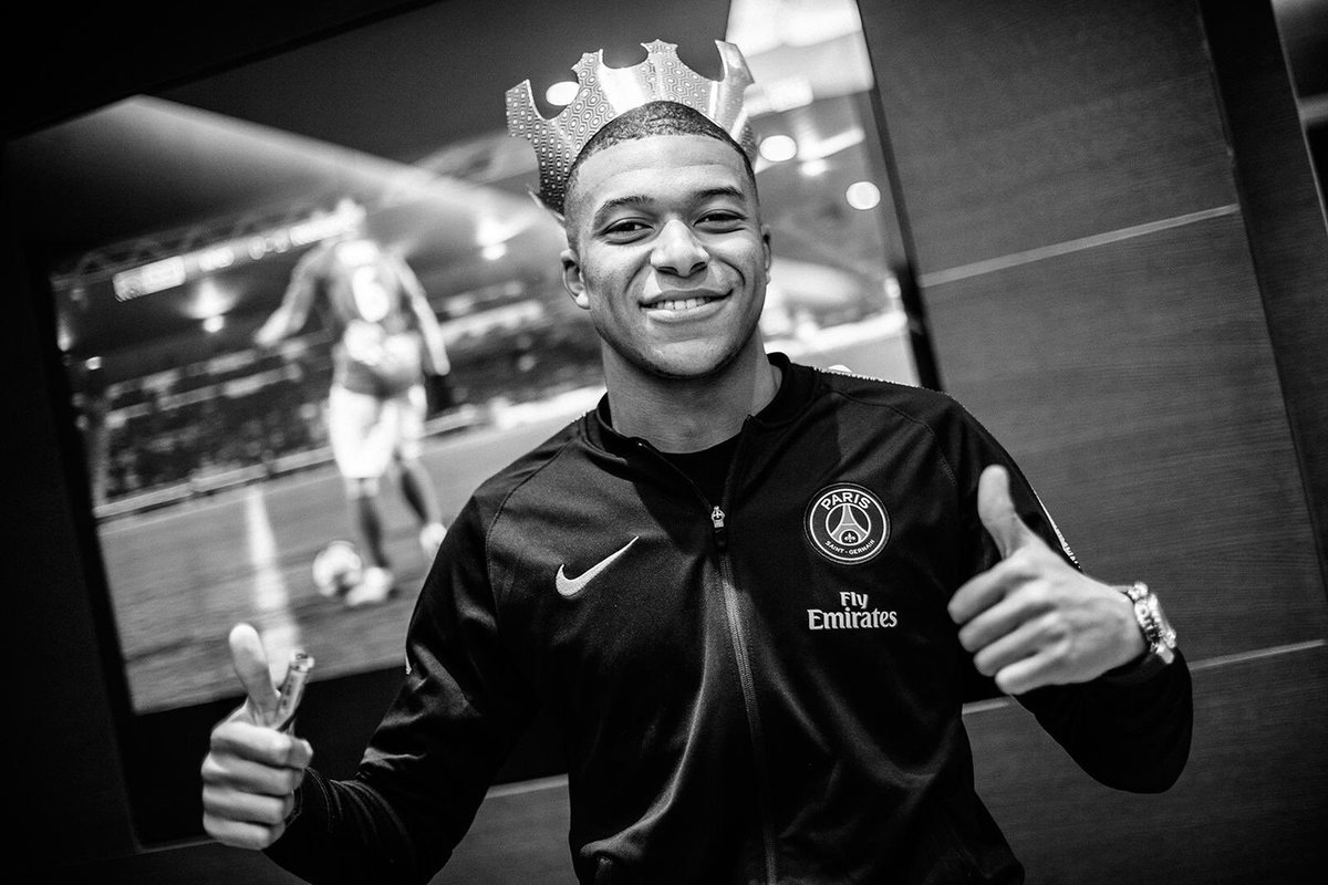 KMbappe's tweet photo. 📸🤘🏽 https://t.co/fFlLVcQwJ1