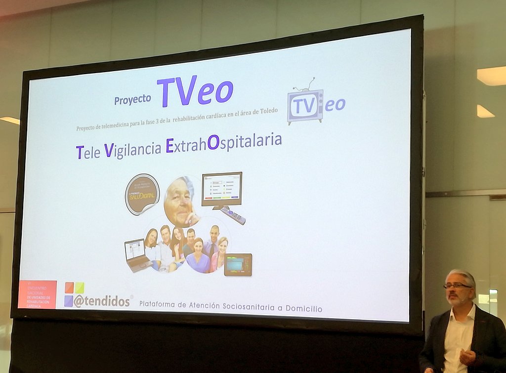 drMSupervia's tweet photo. Dr. Berenguel🔝 nos explica su proyecto #TVeo 📺 Pendiente de estudio para medir la eficacia de esta intervención #ehealth 🤓 Quedamos expectantes! https://t.co/7gGYimJyVw