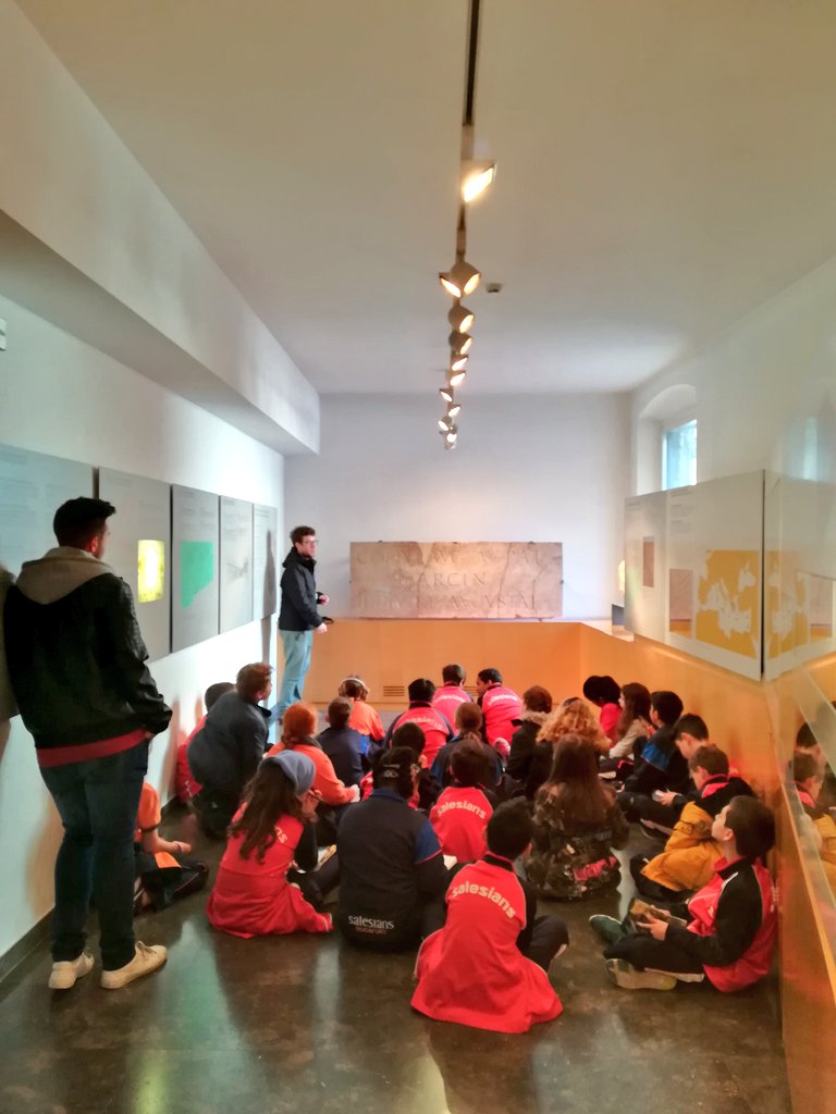SalesiansRoc's tweet photo. Ave, historiadors! Avui els alumnes de #rocep3 i #rocep4 visitem el #MUHBA i fem un recorregut per la Barcelona Romana #salesiansroc1819 https://t.co/dLg8AgraVY