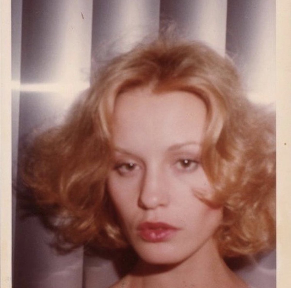art_deco711's tweet photo. @JLangeDaily photographed by #Antoniolopez in New York💄✨ 
#ahs #jessicalange #beauty #opulence https://t.co/TGaZlONF2Z