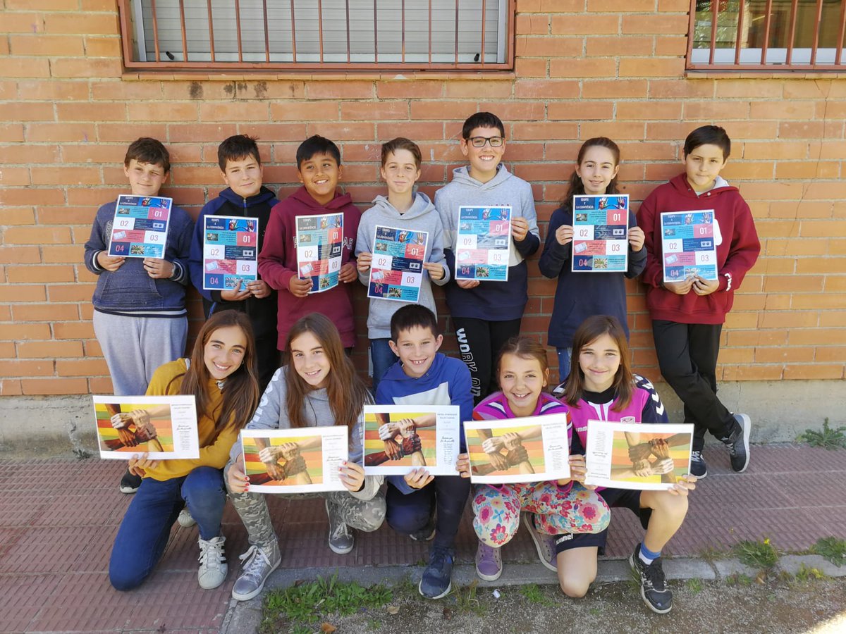 EscolaPuriSalas's tweet photo. S'ha posat en marxa el primer Equip X la Convivència, format per un grup d’alumnes de cinquè i sisè de primària. Aquesta iniciativa està vinculada al nostre projecte d’innovació #aquíproubullying. Construïm camí plegats! Som-hi! https://t.co/lY2MELfLcH