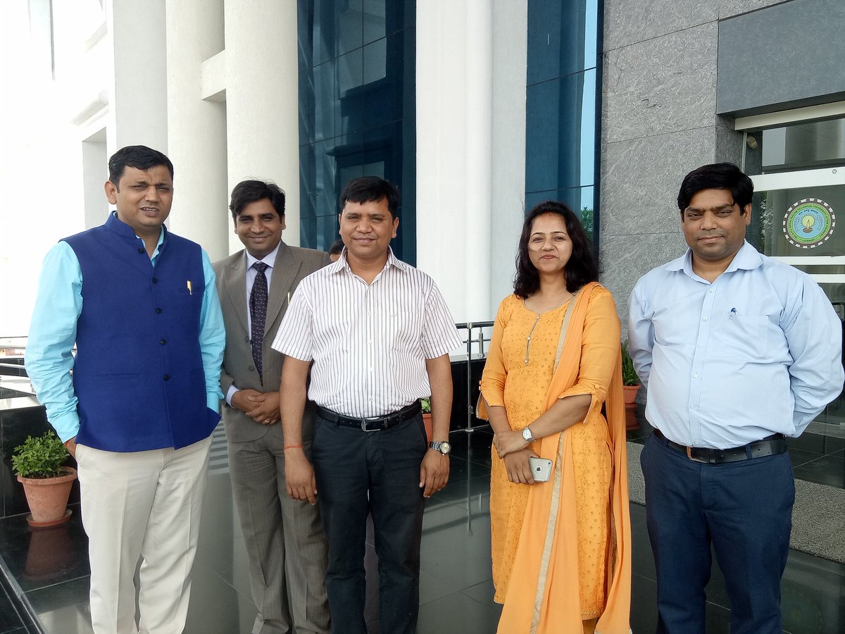 Prof Vineet Kansal On Twitter Feeling Elated In Company Of Young And Learned Mentor Team Of Dr Apj Abdul Kalam Technical University Uttar Pradesh Lucknow Https T Co Qefwjsgwei