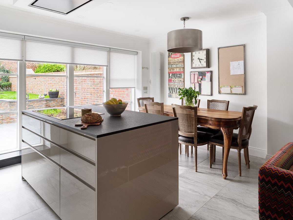 Fitted kitchen by @alp_home #kitchen #bespoke #fitted #madetomeasure #custommade #modern #shadowgaphandles #routedhandes #greykitchen #modern #contemporary #smallspace #openplan #stone #worktop #patterntiles #highgloss #blackstone #novi #island #modernkitchen #minimalistkitchen