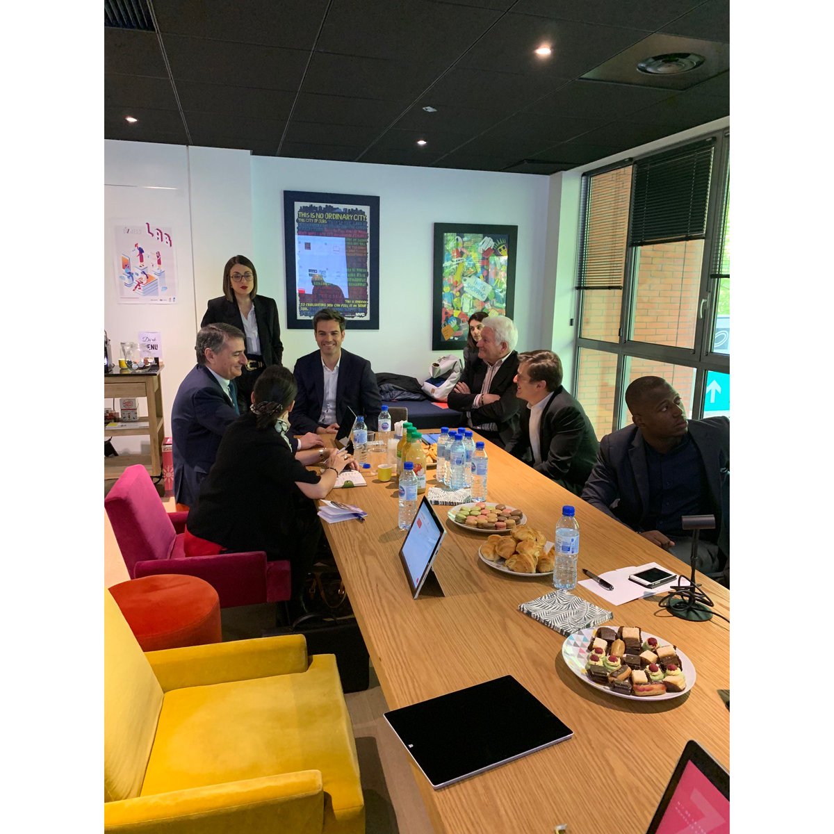 Bizness_Actual's tweet photo. [Rencontre🗓]
Aujourd’hui nous avons le plaisir d’accueillir Philippe Robardey le président de la @CCI31 accompagné de sa délégation, pour leur faire partager notre univers et notre vision de la Formation Nouvelle Génération #CCI31 #Formpro #Occitanie #Toulouse https://t.co/Fb03VcxDNI
