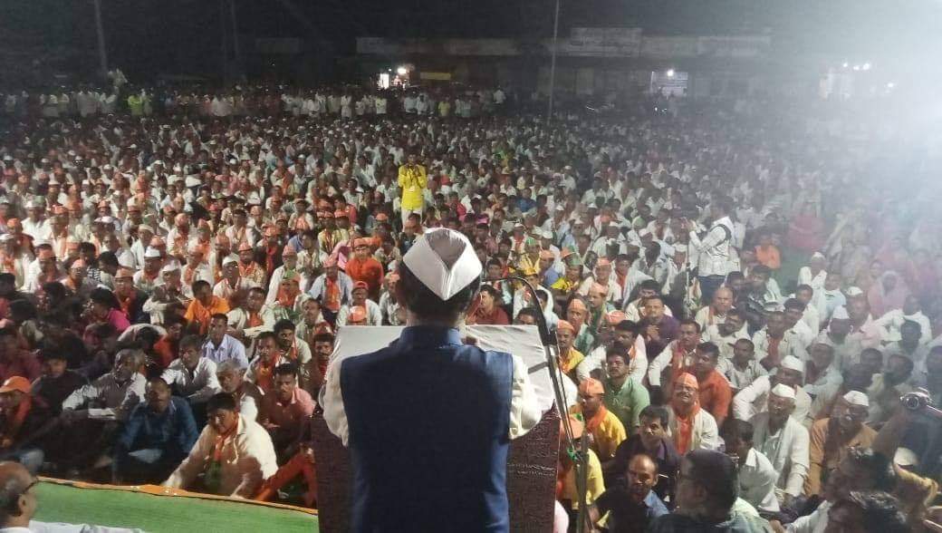 DrSubhashMoS's tweet photo. Glimpses of the #ModiWave in my public meeting at Vill: Zodge, Dhule. Sh. @sureshpprabhu ji also addressed the gathering. #DeshModiKeSaath @BJP4India @BJP4Maharashtra @BJP4Dhule https://t.co/NHxWuPnKik