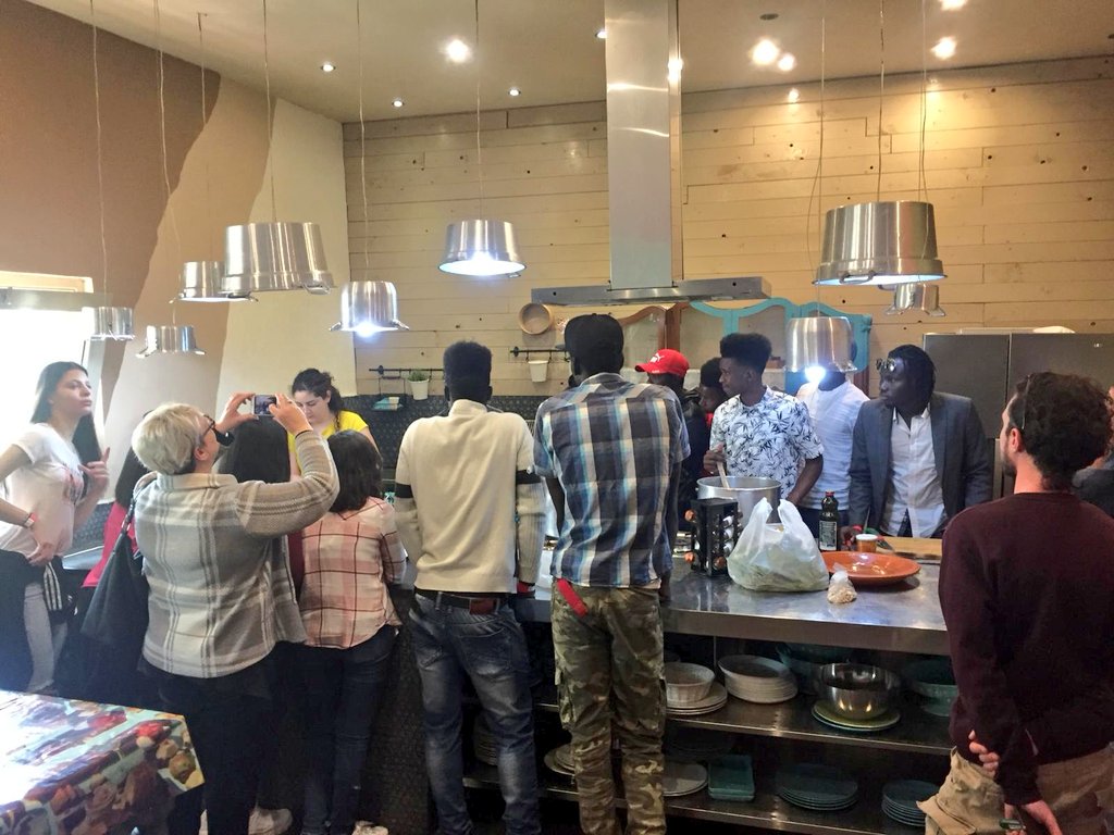 opinnoitaly's tweet photo. Tanti #workshop con esperti docenti e momenti di scambio e condivisione. #OPPFestival è #opportunità anche per #Upshift #Naro. I ragazzi di #MafèOllehleh hanno scelto il lab "Cookingclass #cucina Afro-siciliana", a cura di #GingerPeopleAndFood... @FarmFavara @jaItalia @UNICEF https://t.co/whdbTFF4Kx