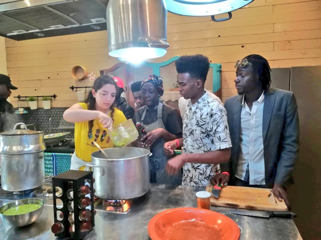 Tanti #workshop con esperti docenti e momenti di scambio e condivisione. #OPPFestival è #opportunità anche per #Upshift #Naro. I ragazzi di #MafèOllehleh hanno scelto il lab "Cookingclass #cucina Afro-siciliana", a cura di #GingerPeopleAndFood... <a href="/FarmFavara/">Farm Cultural Park</a> <a href="/jaItalia/">JA Italia</a> <a href="/UNICEF/">UNICEF</a>