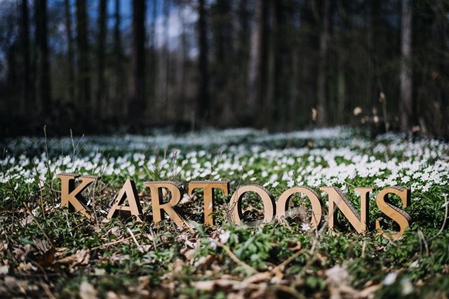 CreateSpace___'s tweet photo. KARTOONS – KARTÓNOVÉ SNY :)

Kartónový nábytok sa vyrába podobne ako drevotrieskový nábytok, vrstvením a lepením jednotlivých vrstiev.

Kompletný článok nájdete na: https://t.co/6pZ87Th7fT https://t.co/GbWWh6aWT3