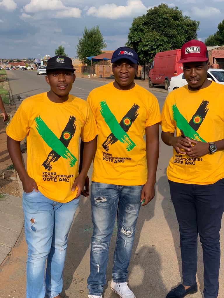THABOMATOME10's tweet photo. @MbalulaFikile The only Party That Has Bright Future and Bright Colours...🖤💚💛
#MyPartyMyColours 
#GrowSouthAfrica https://t.co/U5dblgS78p