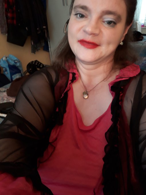 Noch bis 13 Uhr online bei https://t.co/KeZO0r54ww Besuche mich im Chat und lass uns Spa&szlig; haben. Kiss<a href="/tag/girl"class="tags"><span>#girl</span></a><a href="/tag/webcam"class="tags"><span>#webcam</span></a><a href="/tag/molly"class="tags"><span>#molly</span></a><a href="/tag/camgirl"class="tags"><span>#camgirl</span></a><a href="/tag/milf"class="tags"><span>#milf</span></a><a href="/tag/br%C3%BCste"class="tags"><span>#br&uuml;ste</span></a><a href="/tag/fetisch"class="tags"><span>#fetisch</span></a>