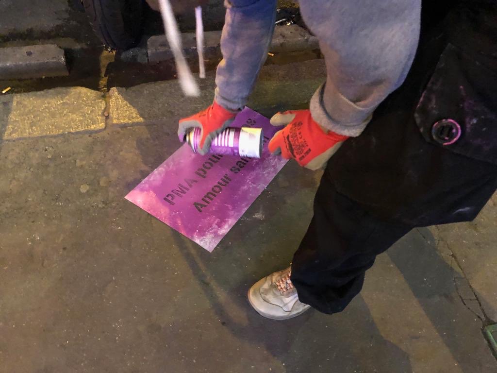 #JourneeVisibiliteLesbienne c’est aujourd’hui ! Rdv à Paris place de la République à 19h .... euh non... correction : place du lesbianisme ! et découvrir le quartier entièrement renommé avec des lesbiennes célèbres ! #PMApourtoutes