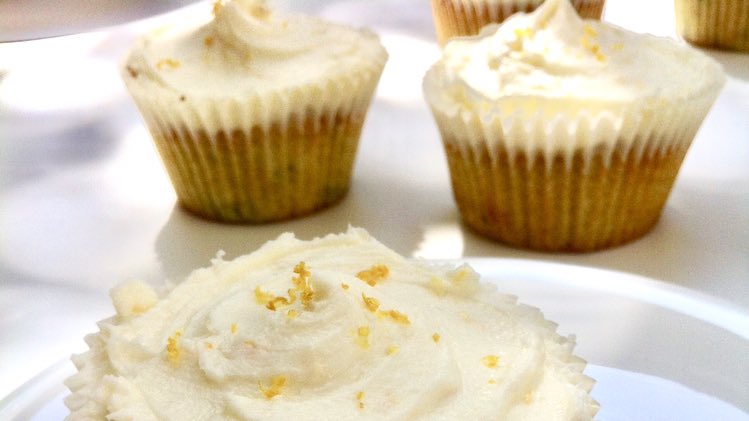 KTBishopcooks's tweet image. Early morning bakes #zingy #lemoncupcakes #cupcakes #lemonfrosting #earlymorning #crackofdawn #toobloodyearly #worthit #lemon 🍋
