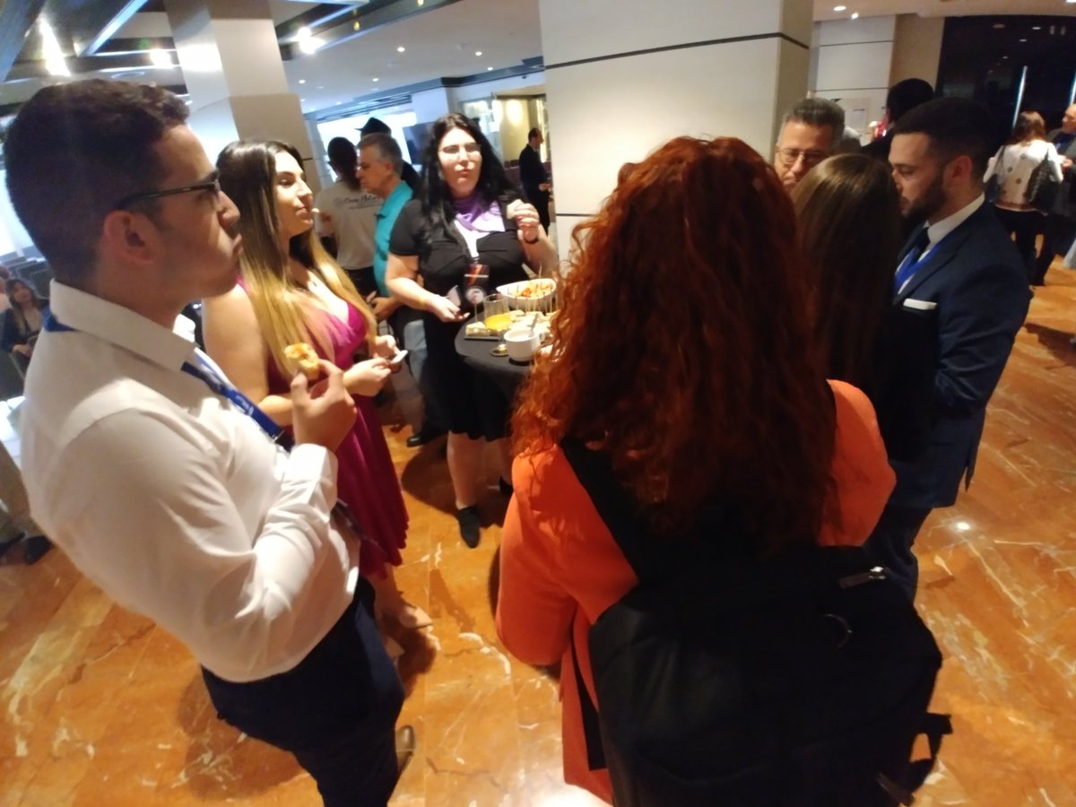 Fu_Turismo's tweet photo. Reponiendo fuerzas en el riquísimo #CoffeeBreak, en @AronaGranHotel 

¡Volvemos a las 11:00!

#Futurismo2019 #Futurismolab https://t.co/joZzQhrUZ0