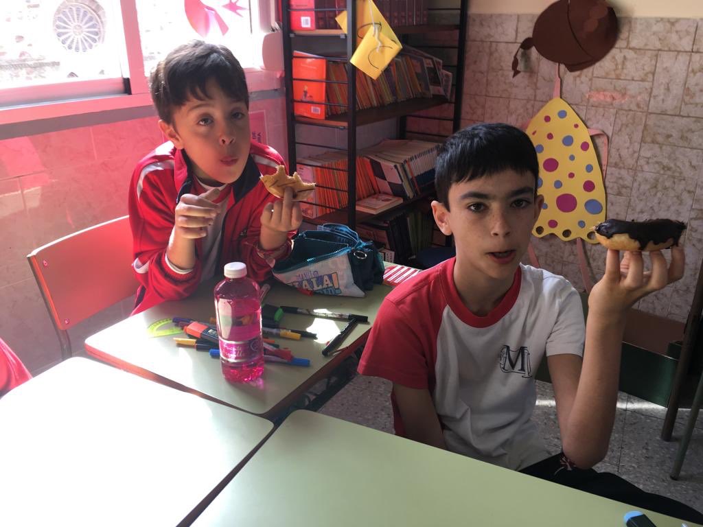 mip_feye's tweet photo. ¡Hora de la feye-merienda! Que ya se ha convertido en una tradición de este día tan especial. #feyedia #10añoscreciendocontigo https://t.co/J25Ke3S5QV