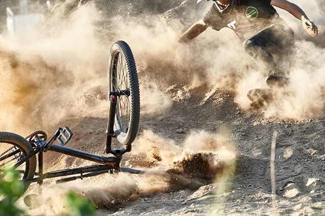 violetaberal's tweet photo. Love dirt 🔥🔥
#dirt #moredirt #lovedirt #bmx #dust #dirtjump #violetaberal #ride #bike #actionsportsphotography https://t.co/rtVFPYwdno https://t.co/IgU7dOFV3y