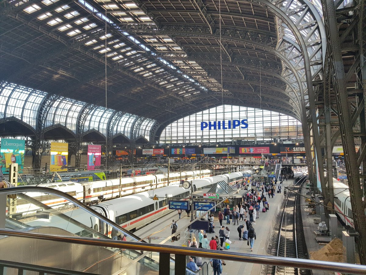 SineSola's tweet photo. Pictures from my holiday travel from #Copenhagen to #Poznan (about 10hours)
#flyingless #takingthetrain #traintravel #climateaction #sustainabletravel #deutschebahn #dsb #dkgreen https://t.co/ONwSc3cIHw