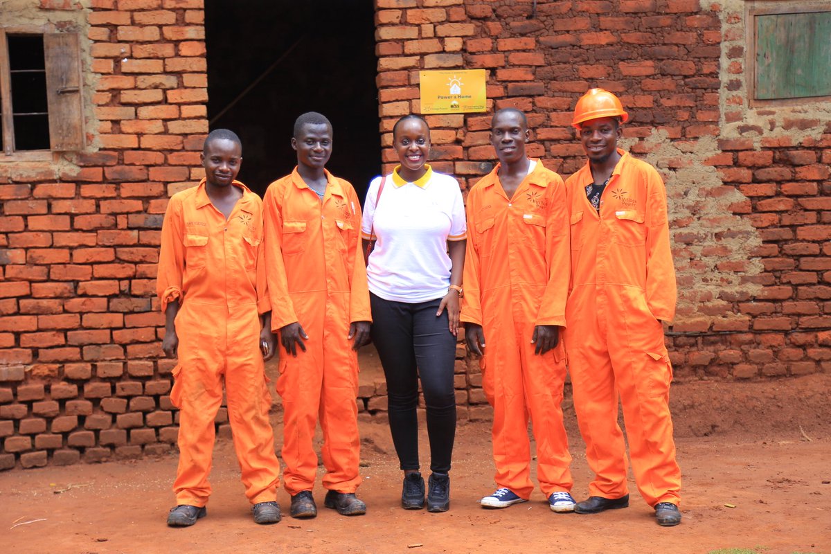 VillagePowerUg's tweet photo. Special thanks to the Village Power Ug Technical Team led by @_kaDiDi_ that powered Mayuge District and trained the beneficiaries on how to effectively manage their solar systems.
#PoweraHome #LightUpMayuge #QualityInstallations #YakaNeSolar https://t.co/ZOim1AEFqN