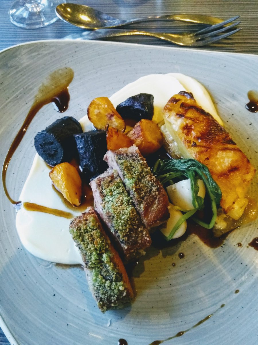 skylightstudio's tweet photo. This is the most tasty and best presented meal I've ever eaten in Surrey, @Emlynchef Burford Bridge. Outstanding new chef. https://t.co/X71PgpnSeD