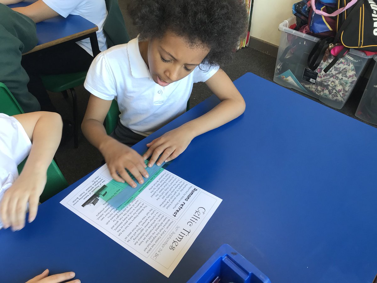 TGPS_NorthLincs's tweet photo. Year 4 are reading the newspaper report we will be learning off by heart through #TGPSTalk4Writing. We are learning all about the failed invasion attempt by Julius Caesar on Britain in 54BC. #TGPSYear4 #TGPSEnglish #TGPSHistory https://t.co/8wsCsGK8Id