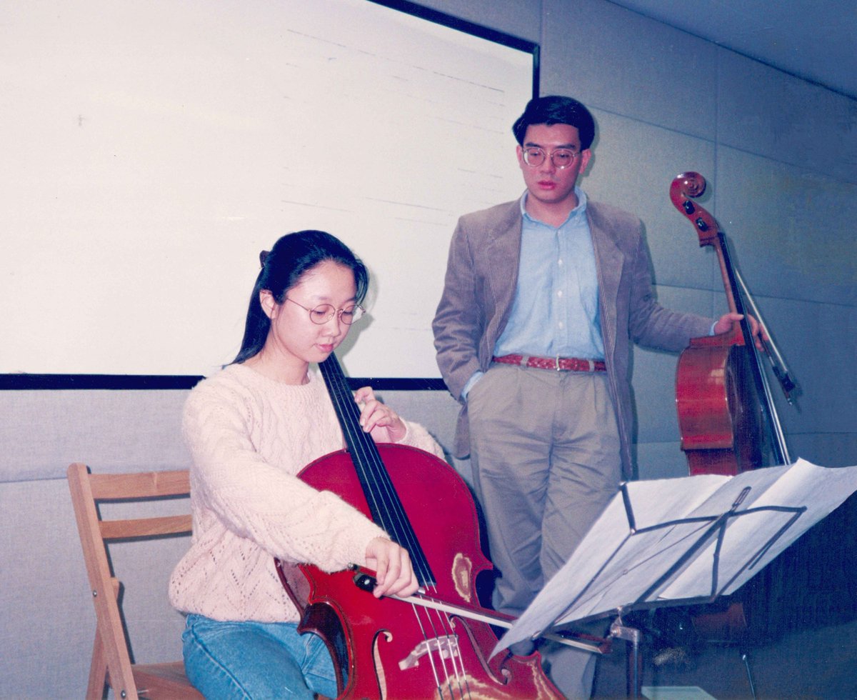 Cello_FRP's tweet photo. Shocking lost of an extraordinary cellist and dear teacher - Timothy Landauer - an important men in my life who encouraged me to pursue my career as a cellist
https://t.co/rYEroXveIT #cello #cellistclaratsangfung #cellisttimothylandauer #曾鳳 https://t.co/KigLeQ2qIl