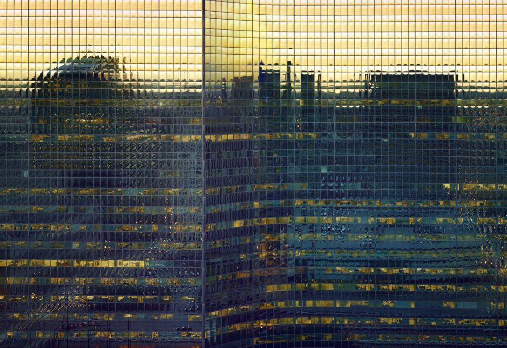 ParomaMukherjee's tweet photo. Works by Michael Wolf. What a loss to #photography! #Shinkuku #GoogleView #ParisRooftops #HongKong #rip #MichaelWolf https://t.co/gVL3bxeoDd