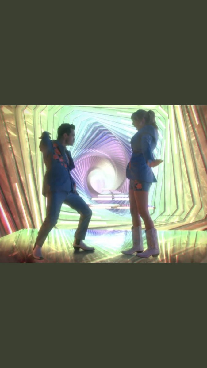 swiftiess8's tweet image. The snake turned into a butterfly, OMG I&apos;M SHOOK!! 

A new era has started. 

#MeOutNow #TS7 #TaylorSwiftApril26