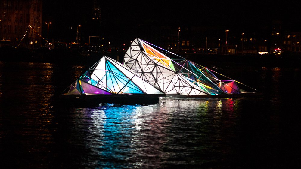 Infinita - balmondstudio.com/work/INFINITA.… 

#lightart #sculpture #balmondstudio