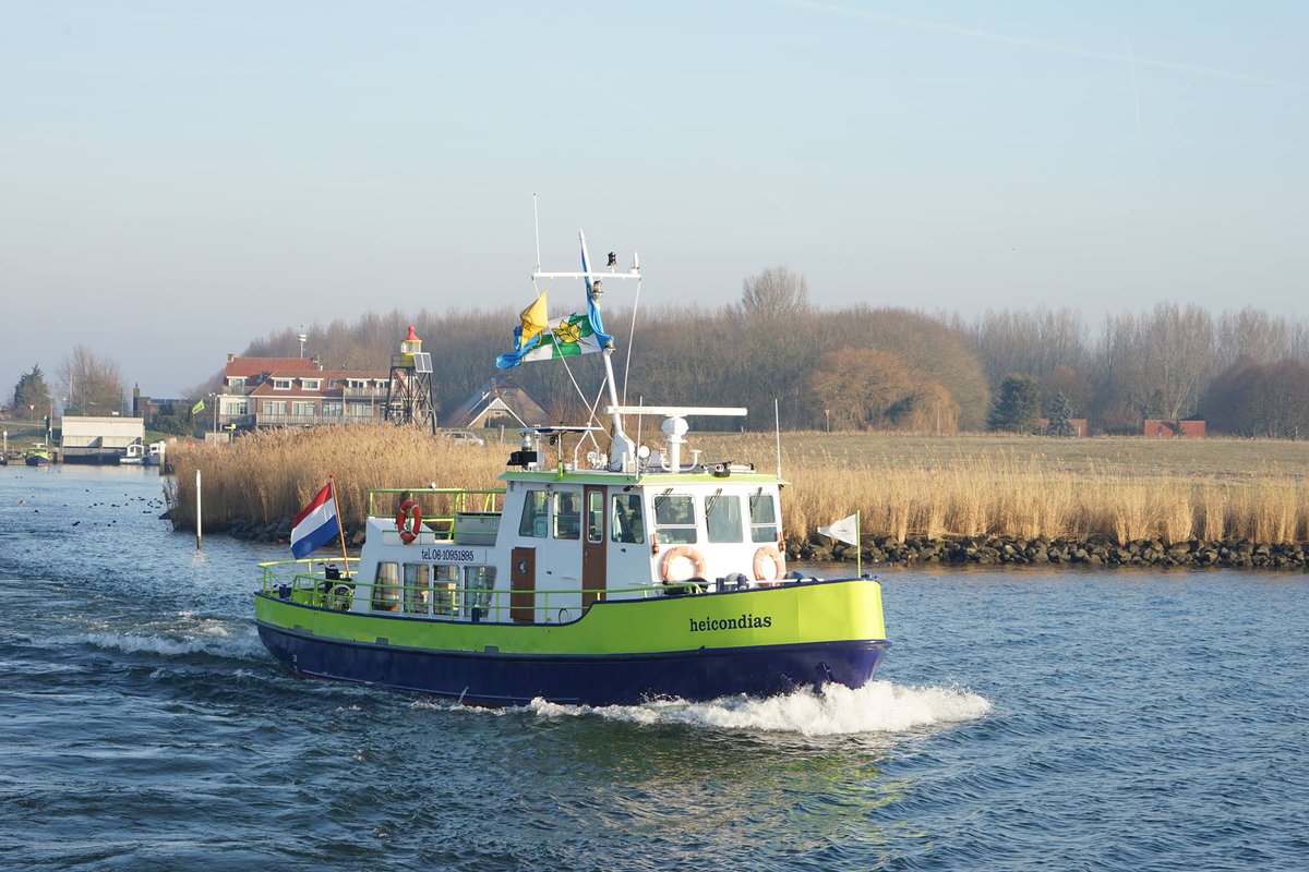 BC_Tiengemeten's tweet photo. Vaar eens een ronde om Tiengemeten met salonboot De Heicondias en beleef het eiland vanaf het water. Donderdag 9 mei van 13.00-15.00 uur. https://t.co/QUXAzmuwEC
#vaartocht #varen
#haringvliet #tiengemeten #salonboot #eiland #natuur #boot #uittip #uitagenda https://t.co/gfvaoVeYLy