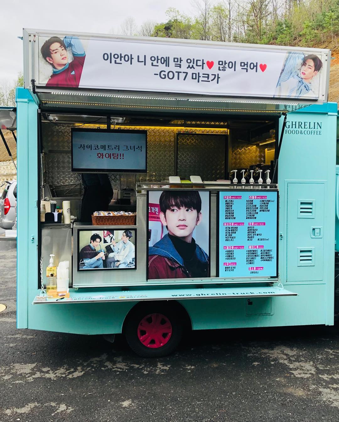 D5EsCfCUIAAkQvb.jpg:orig